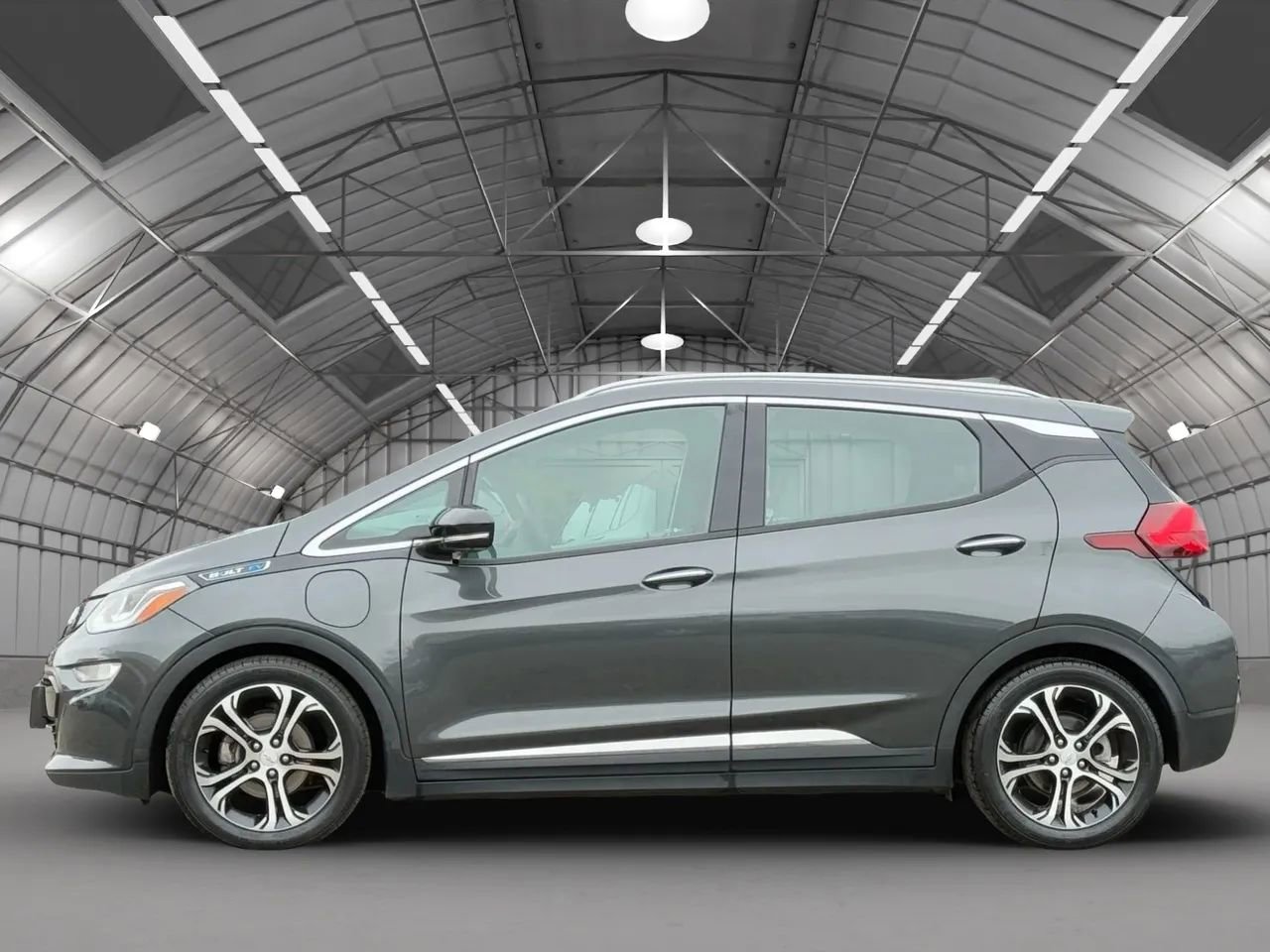 Used 2017 Chevrolet Bolt Premier w/ Driver Confidence II Package image 4
