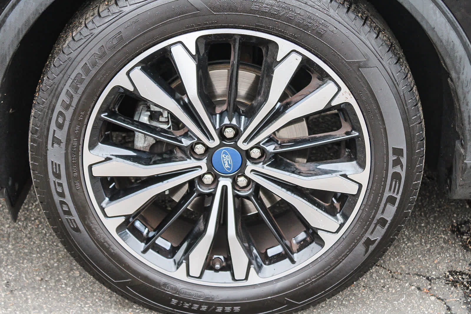 Used 2022 Ford Escape SE w/ SE Sport Appearance Package image 10