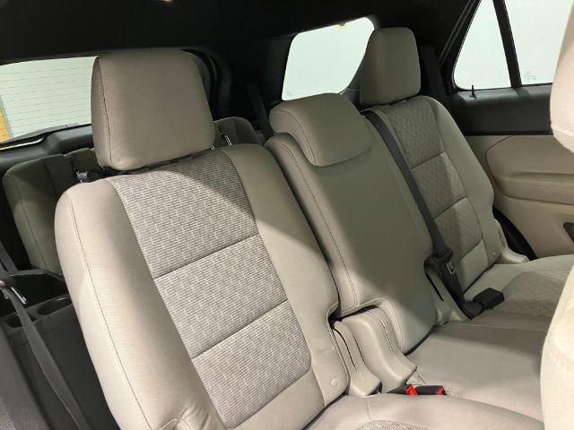 Used 2014 Ford Explorer XLT w/ Equipment Group 201A AWD/4WD image 45