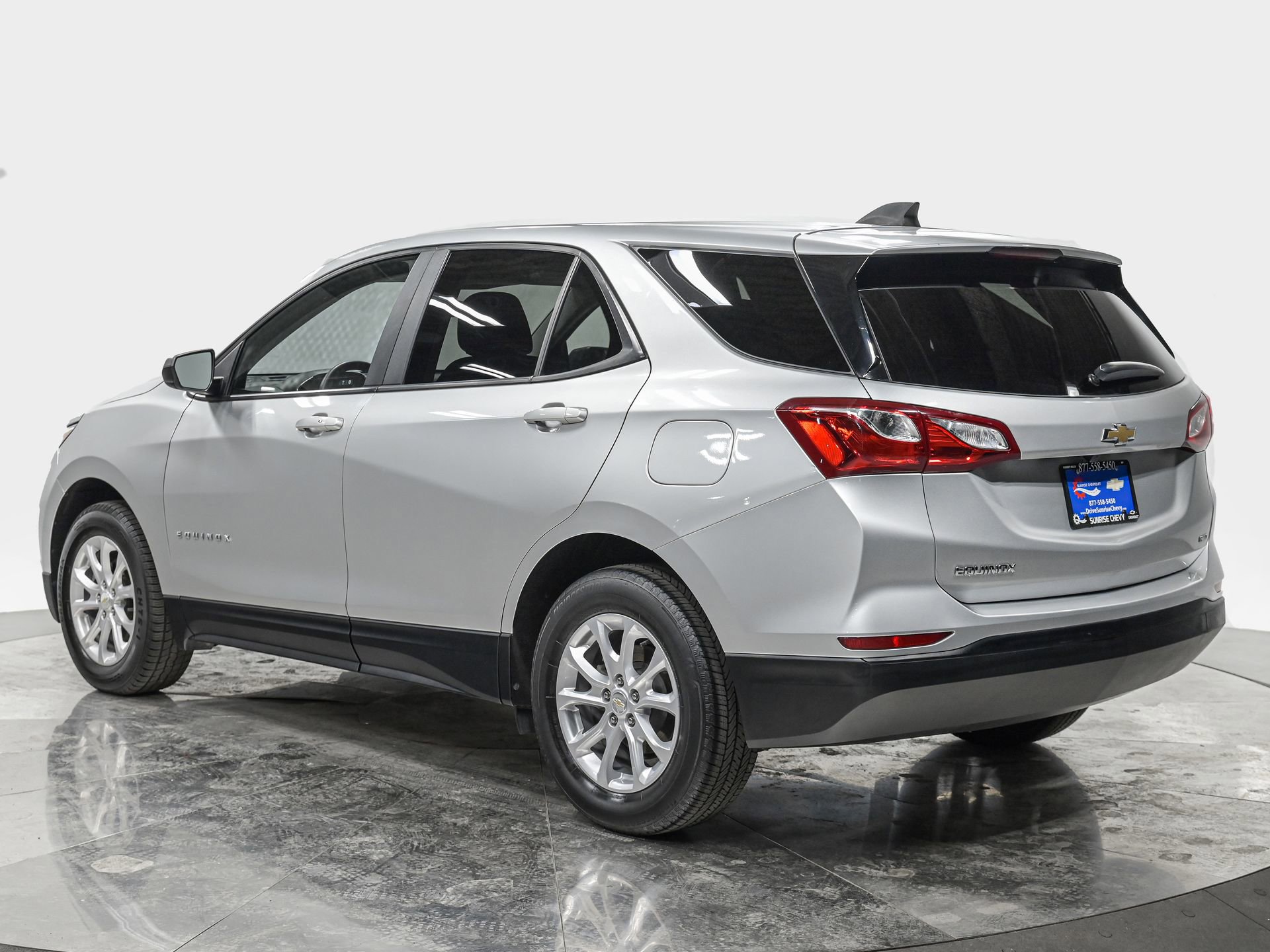 Used 2021 Chevrolet Equinox LS w/ LS Convenience Package image 4