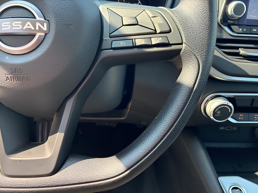 Used 2025 Nissan Altima 2.5 S image 24