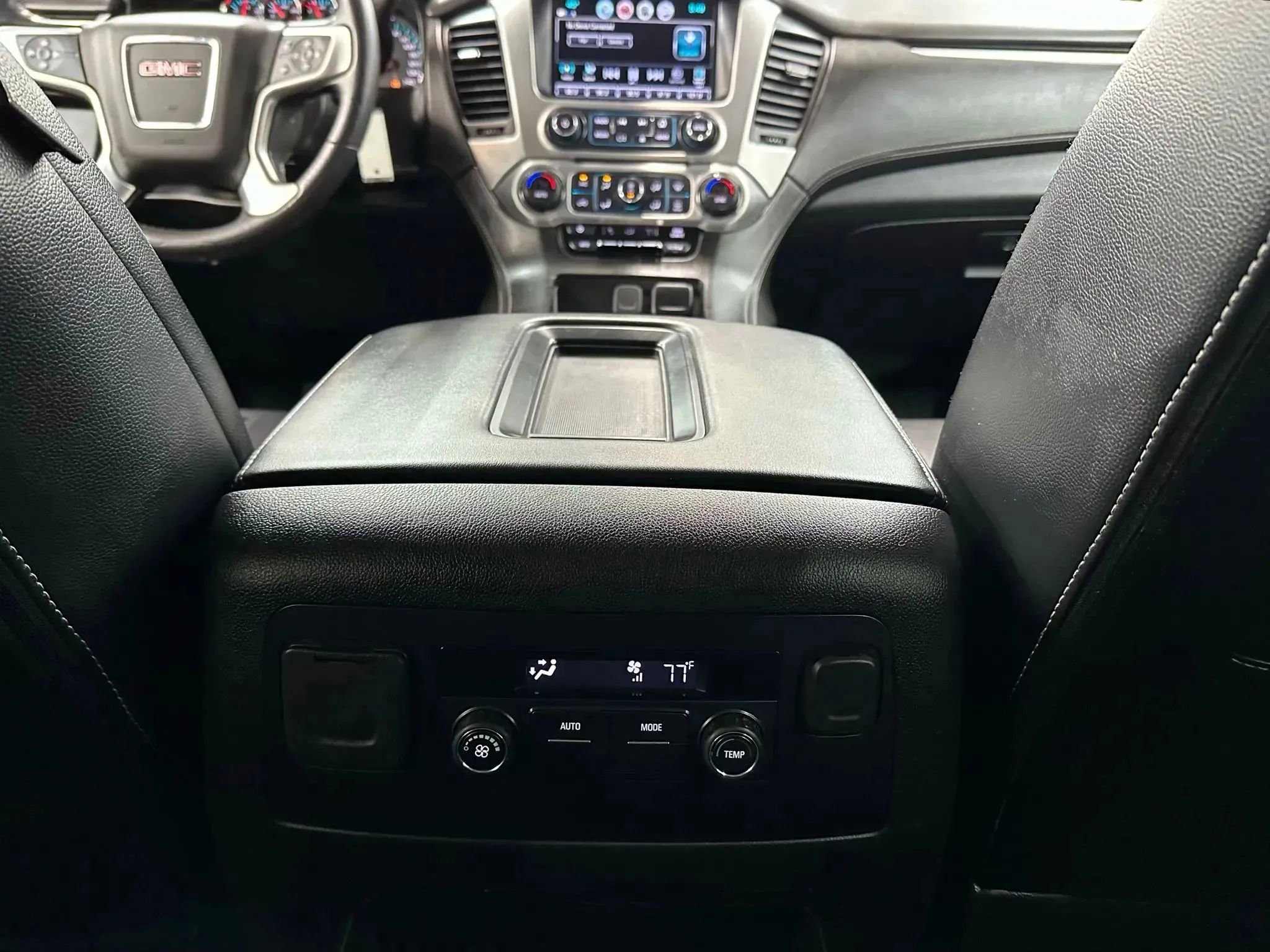 Used 2019 GMC Yukon XL SLE image 18