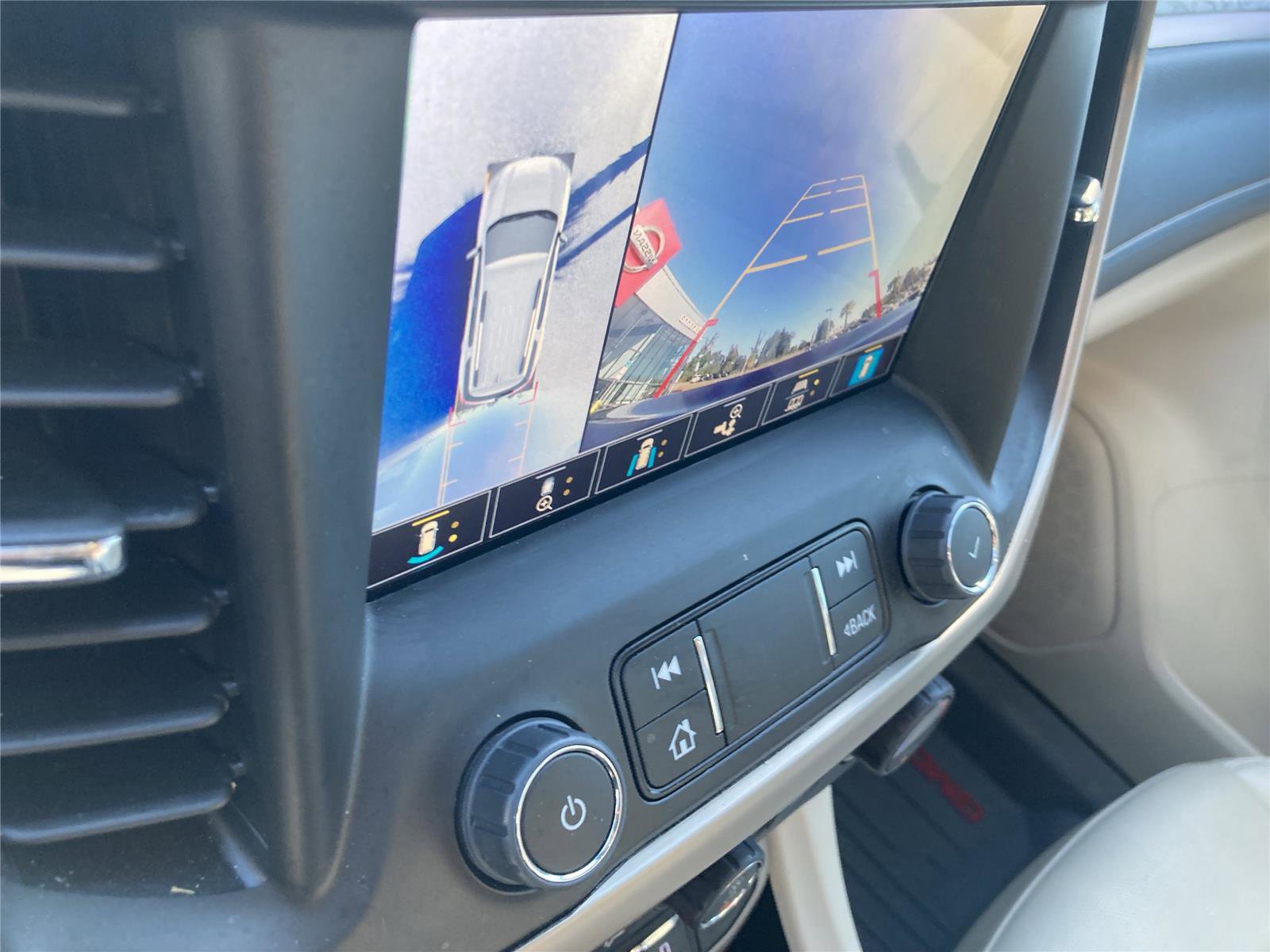 Used 2023 GMC Acadia Denali w/ Denali Ultimate Package image 14