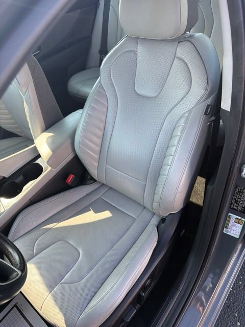 Used 2025 Hyundai Elantra Limited FWD image 11