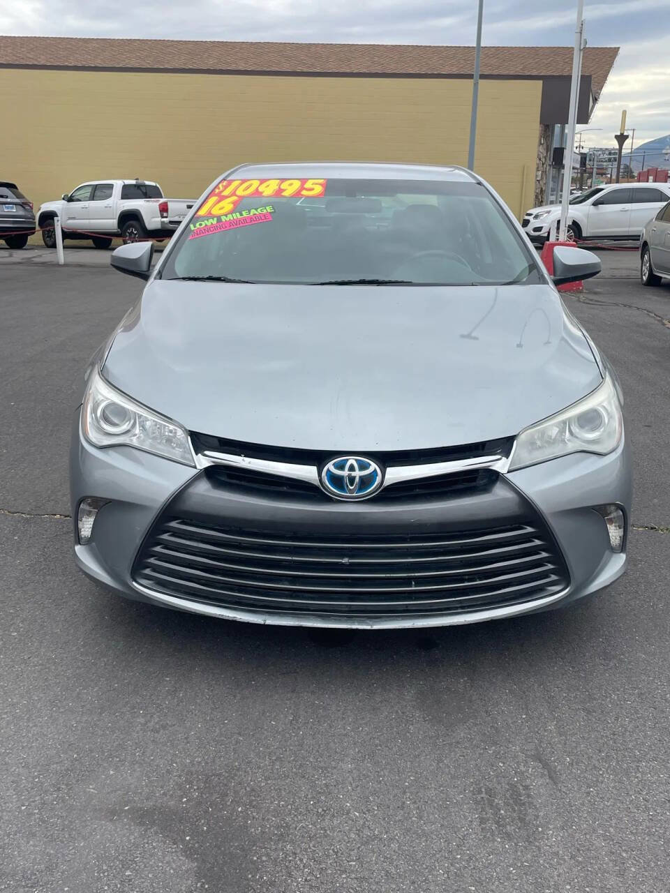 Used 2016 Toyota Camry LE image 6