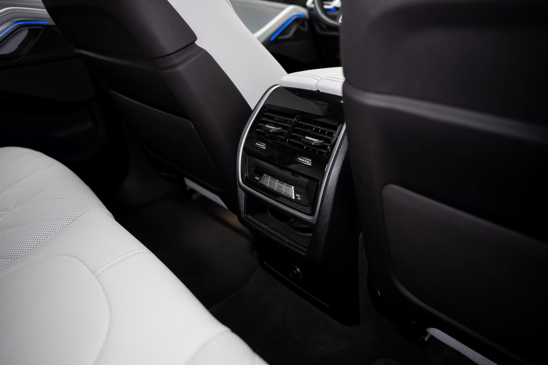 Used 2023 BMW X6 M50i w/ Parking Assistance Package AWD/4WD image 72