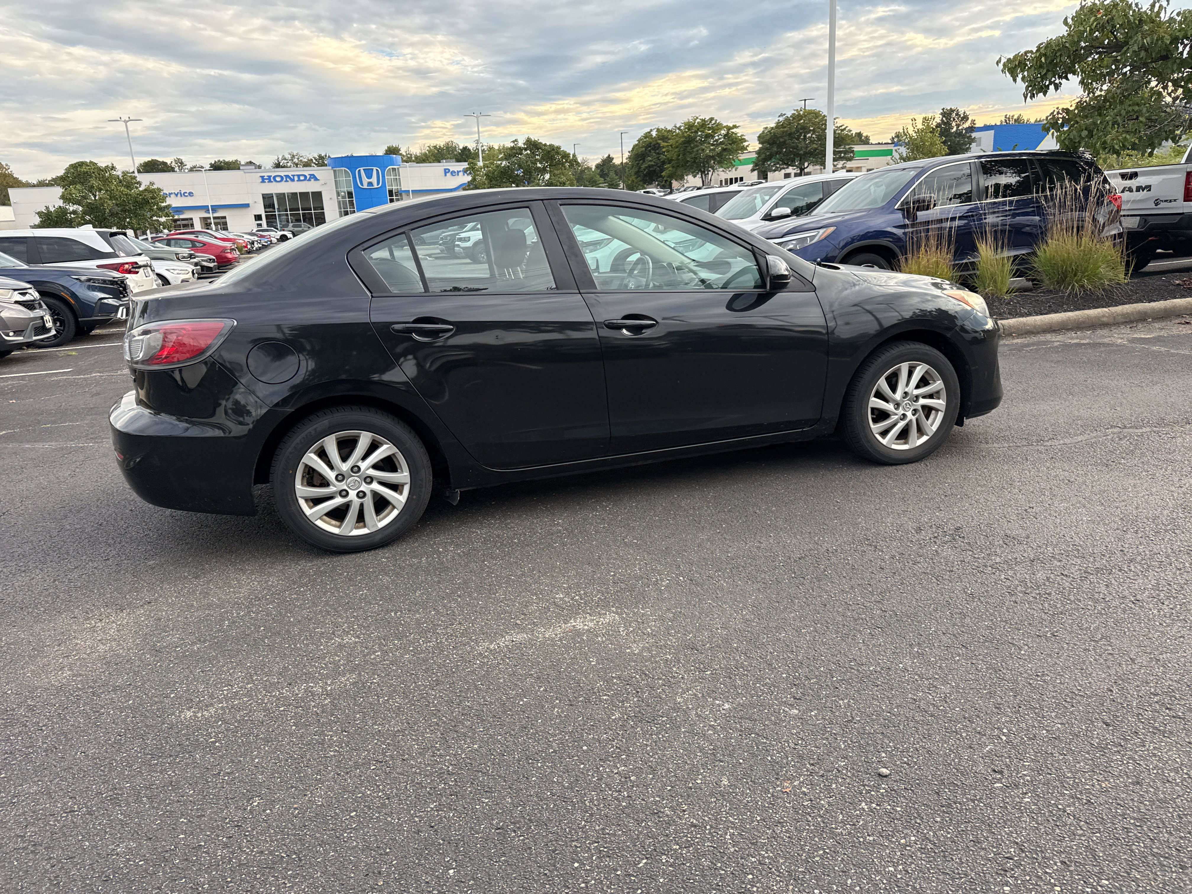 Used 2012 MAZDA MAZDA3 i Touring FWD image 19