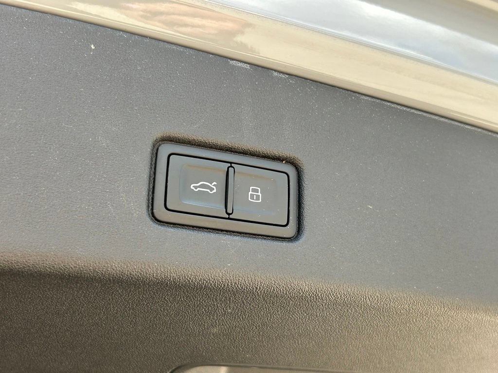 Used 2023 Audi Q4 e-tron Premium Plus w/ Premium Plus RWD image 50