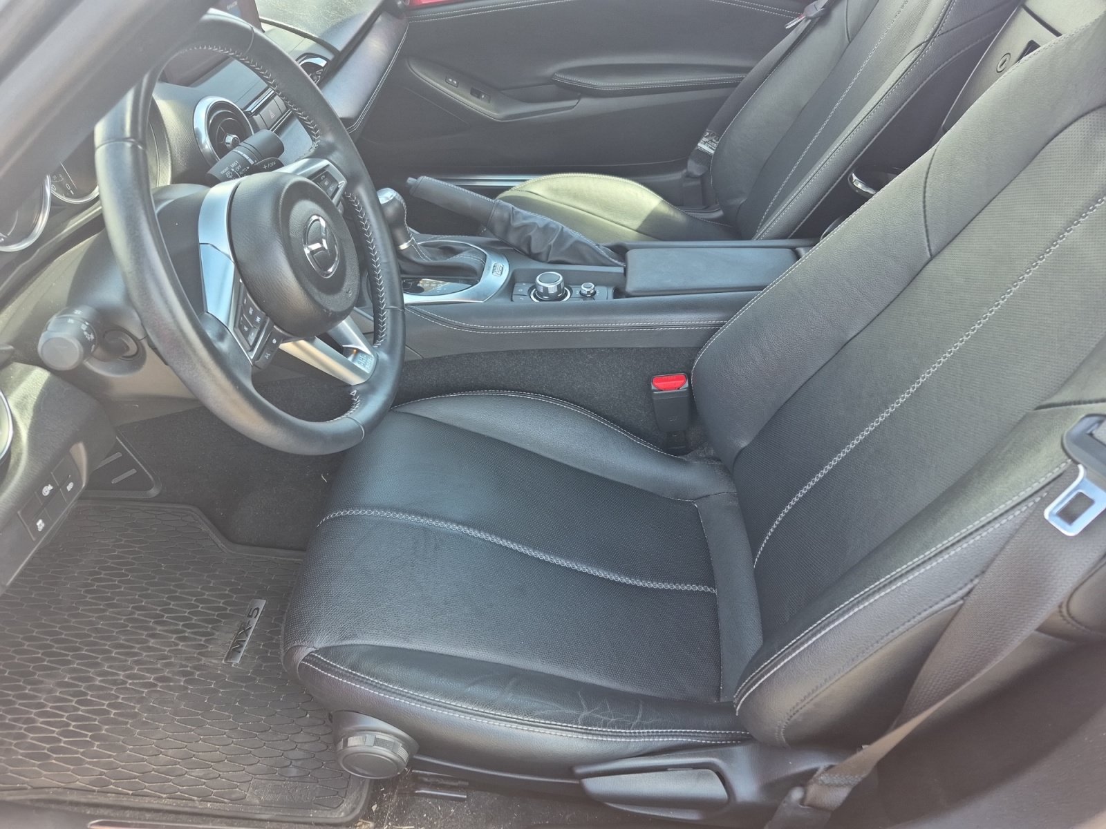 Used 2024 MAZDA MX-5 Miata RF Grand Touring w/ Weather Package RWD image 13