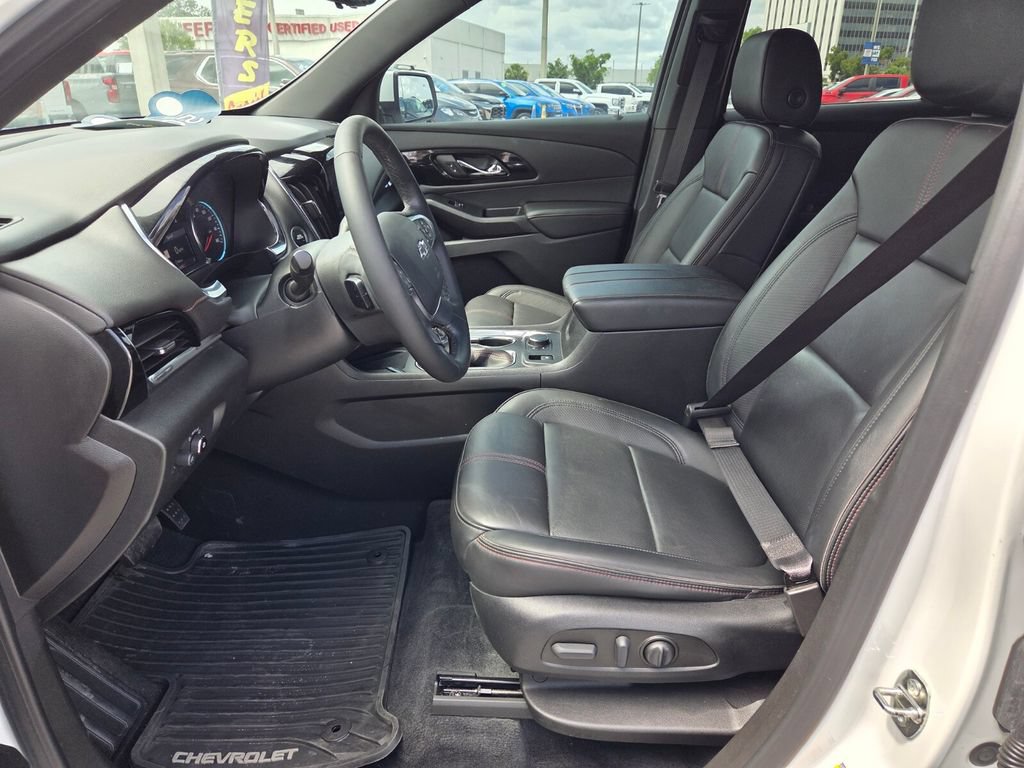 Used 2023 Chevrolet Traverse RS FWD image 5