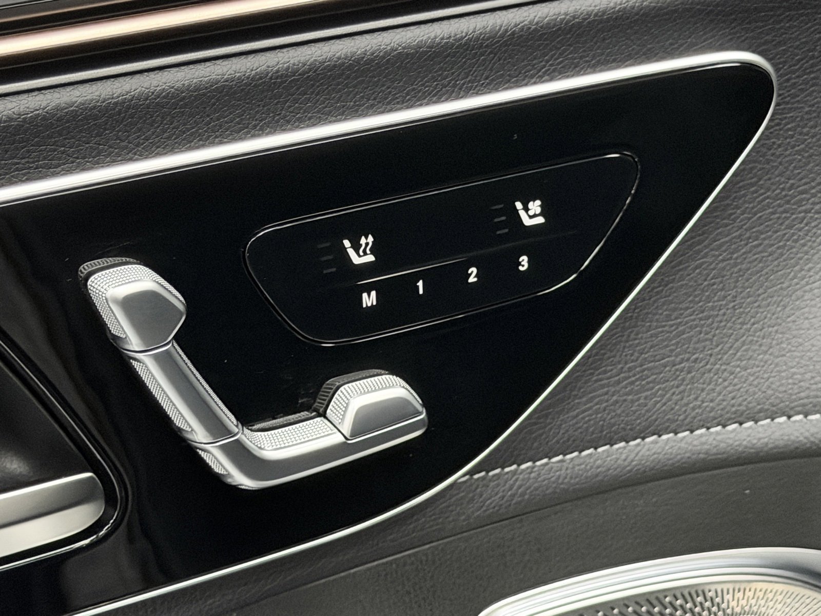 Used 2025 Mercedes-Benz EQE 350+ SUV image 21