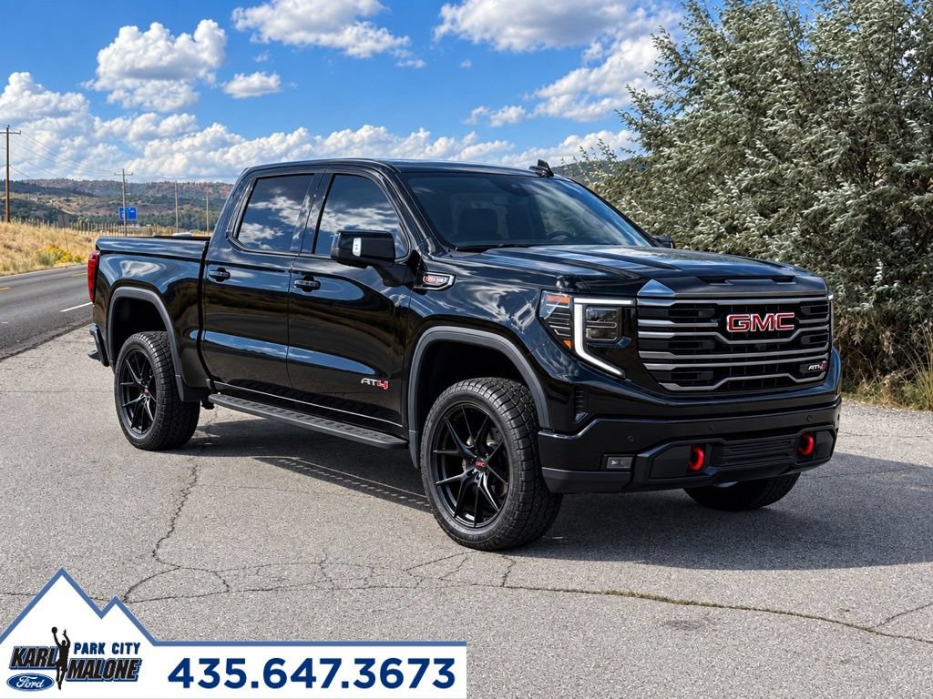Used 2022 GMC Sierra 1500 AT4 w/ Technology Package AWD/4WD image 8