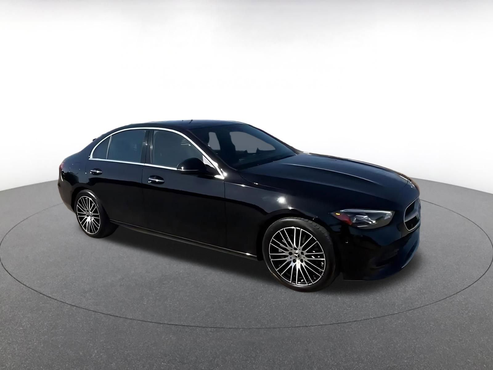 Used 2024 Mercedes-Benz C 300 Sedan image 2