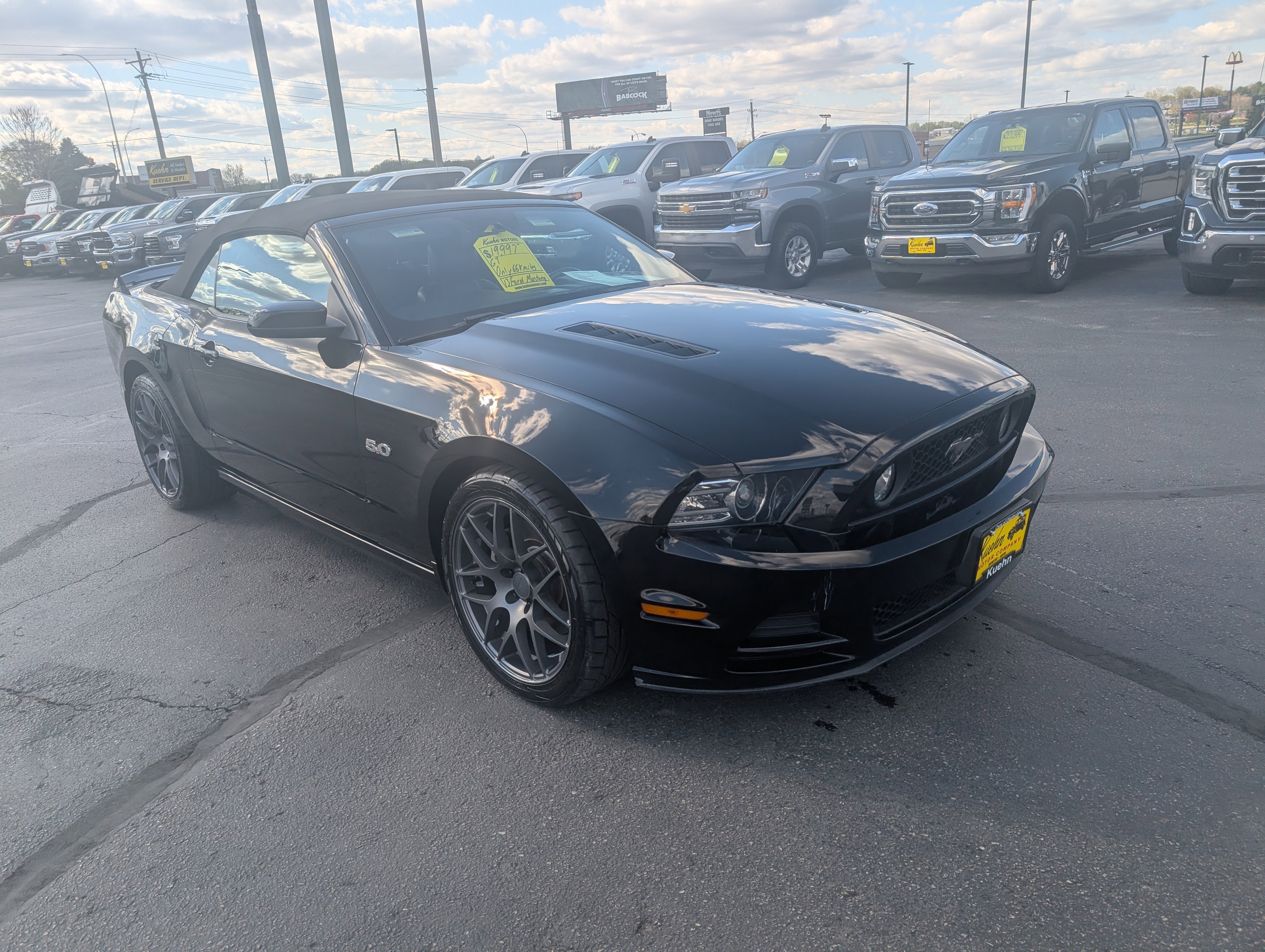 Used 2013 Ford Mustang GT Premium w/ Electronics Pkg RWD image 2