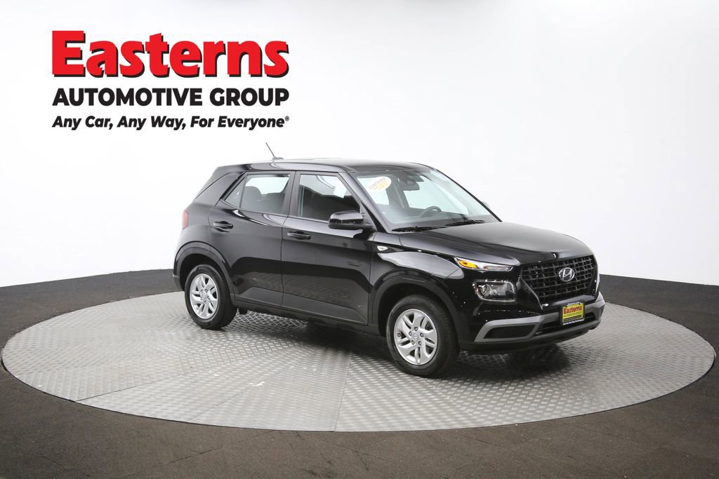 Used 2025 Hyundai Venue SE image 48
