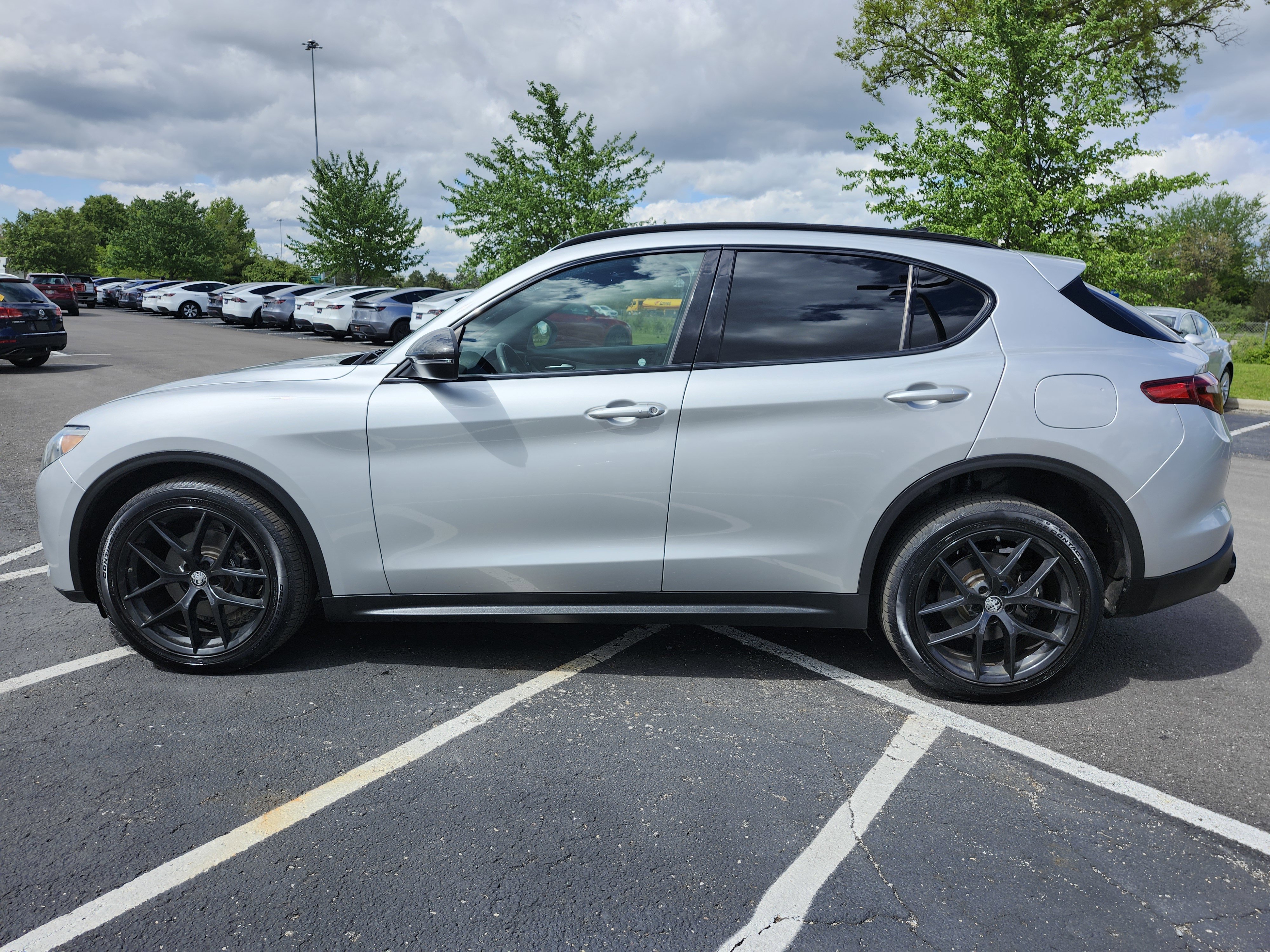 Used 2019 Alfa Romeo Stelvio Ti Sport w/ Quick Order Package 22S Sport AWD/4WD image 17