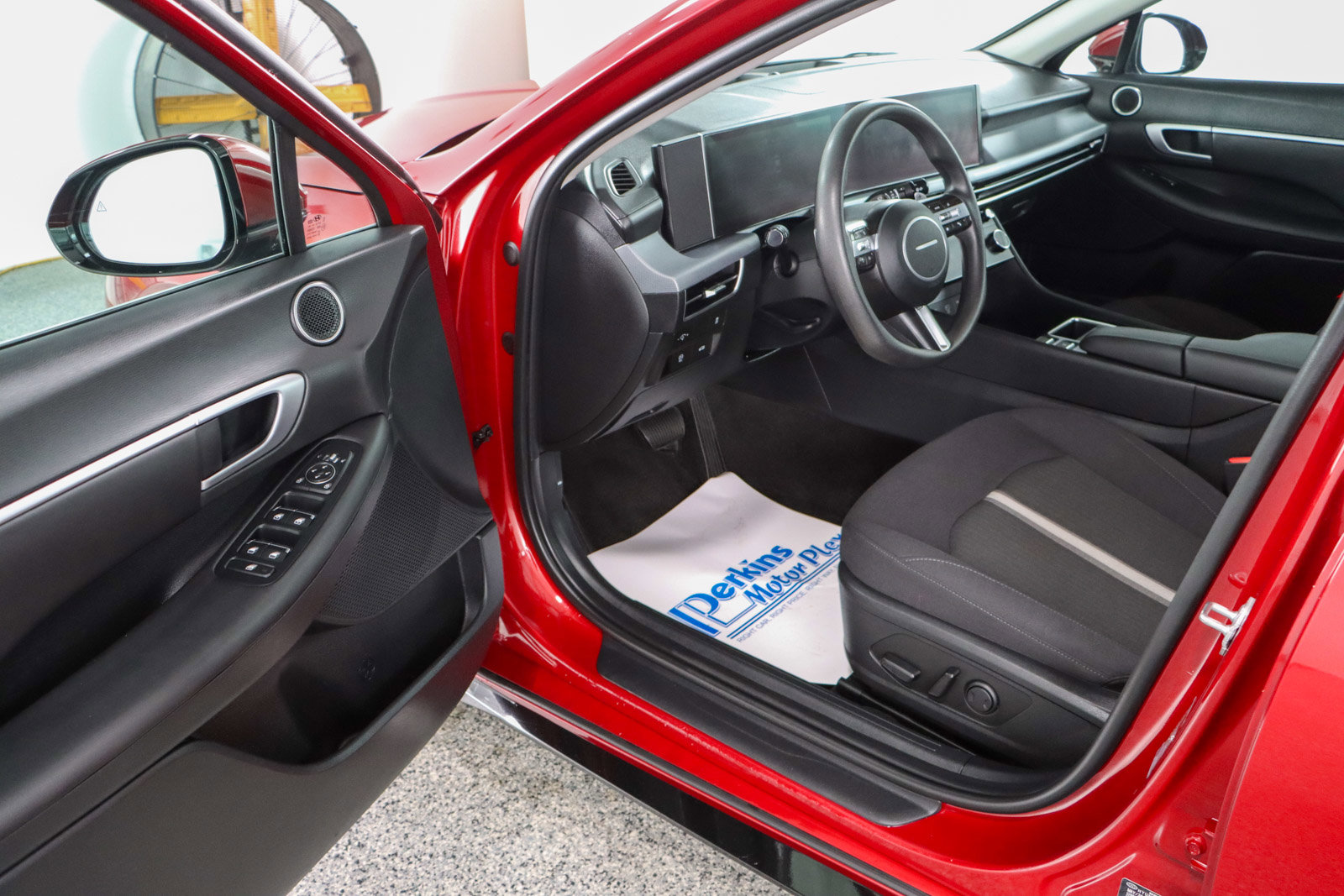 Used 2024 Hyundai Sonata SEL image 3