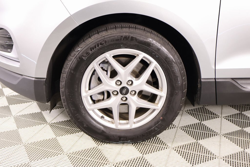 Used 2024 Ford Edge SEL image 17