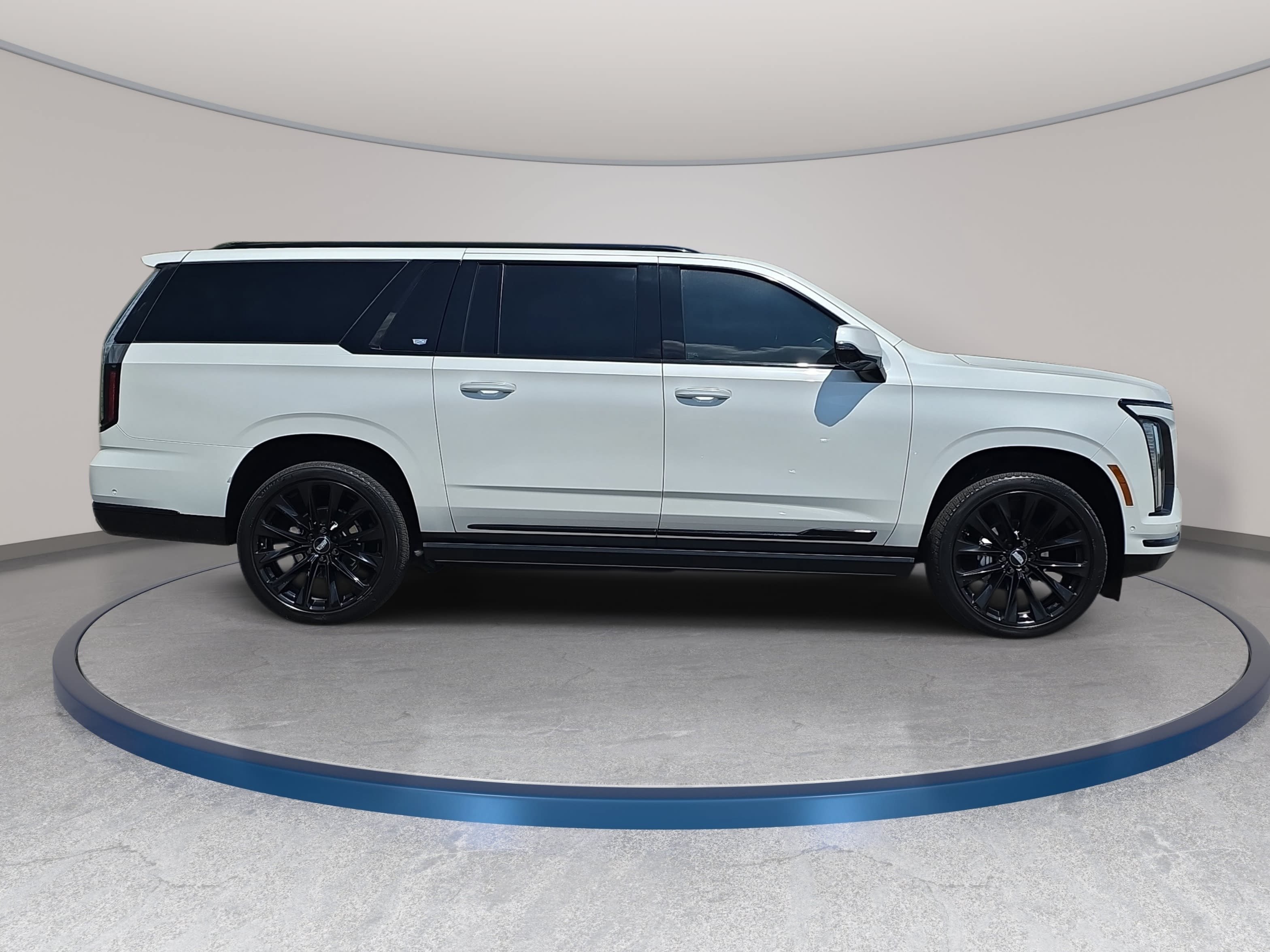Used 2025 Cadillac Escalade ESV Sport Platinum w/ LPO, ONYX Package AWD/4WD image 4
