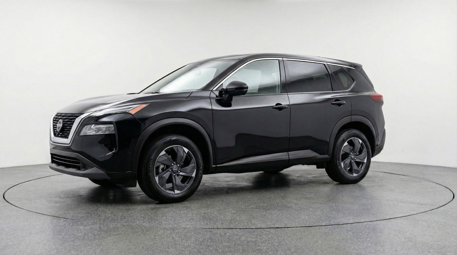 Used 2025 Nissan Rogue SV FWD image 3