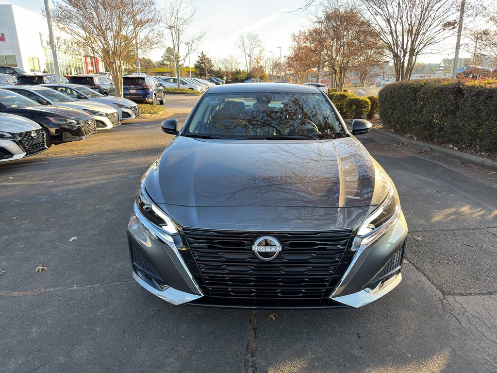 New 2025 Nissan Altima 2.5 SV image 2