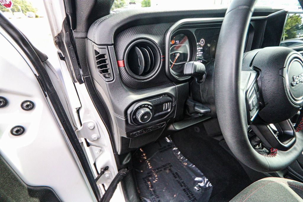 Used 2024 Jeep Wrangler Unlimited Rubicon image 30