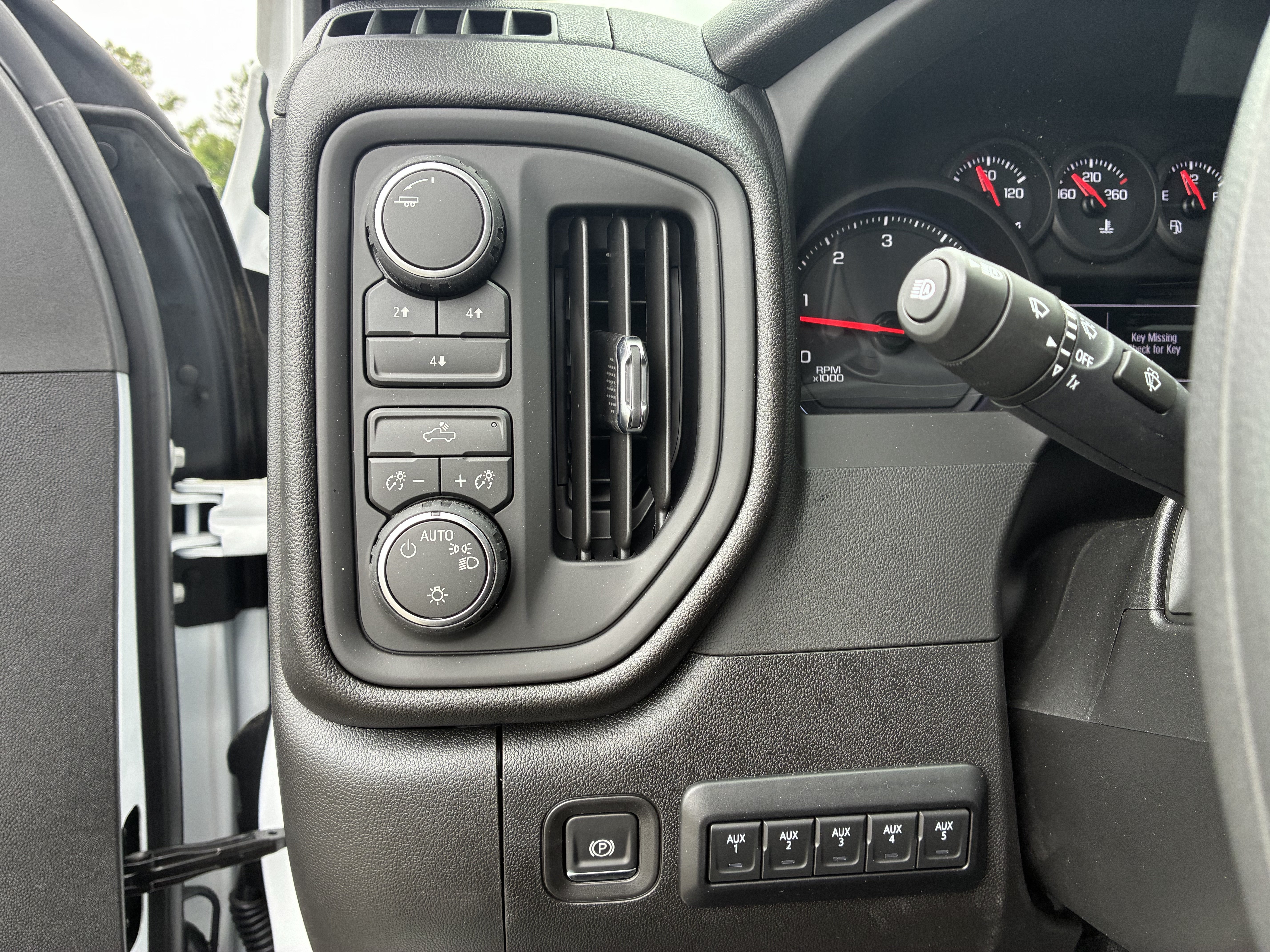 New 2026 Chevrolet Silverado 3500 W/T w/ WT Convenience Package AWD/4WD image 31