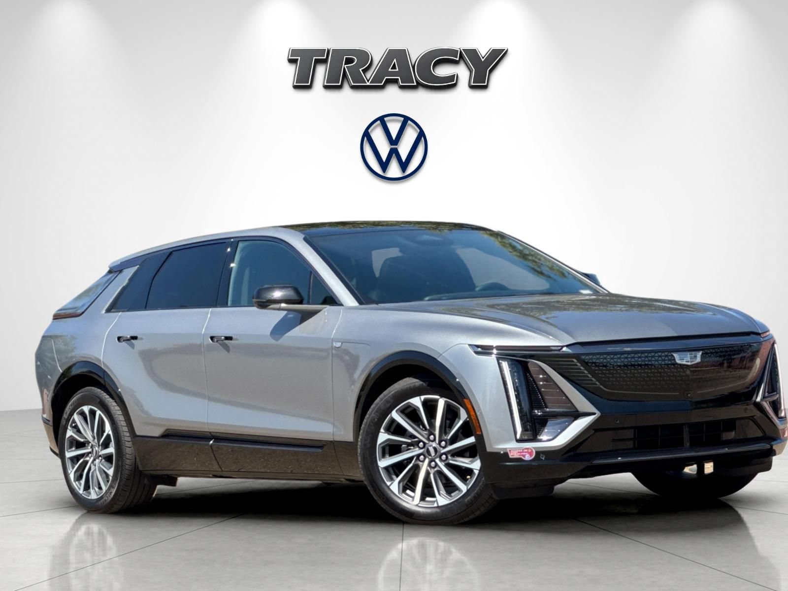 Used 2024 Cadillac Lyriq Sport RWD image 2