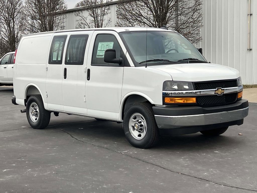 New 2025 Chevrolet Express 2500 Work Van w/ Driver Convenience Package image 6