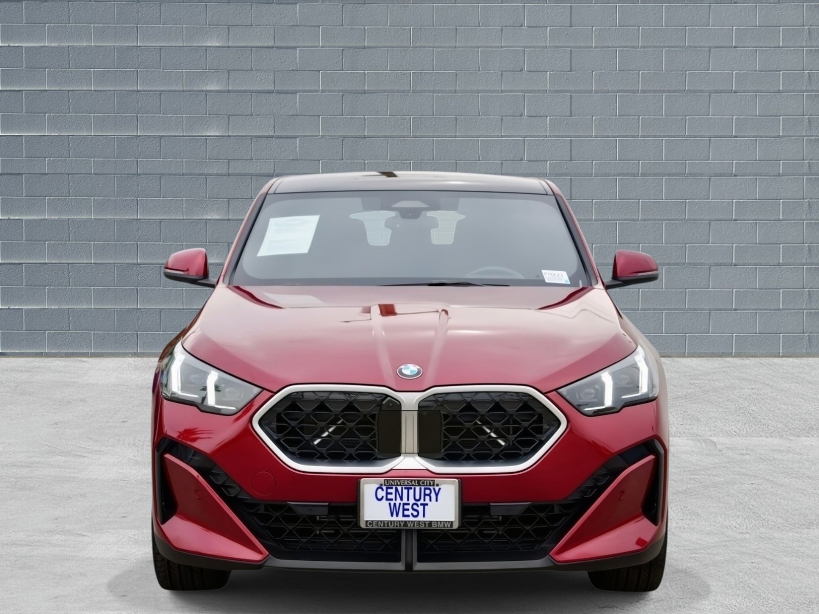 Used 2025 BMW X2 xDrive28i image 2