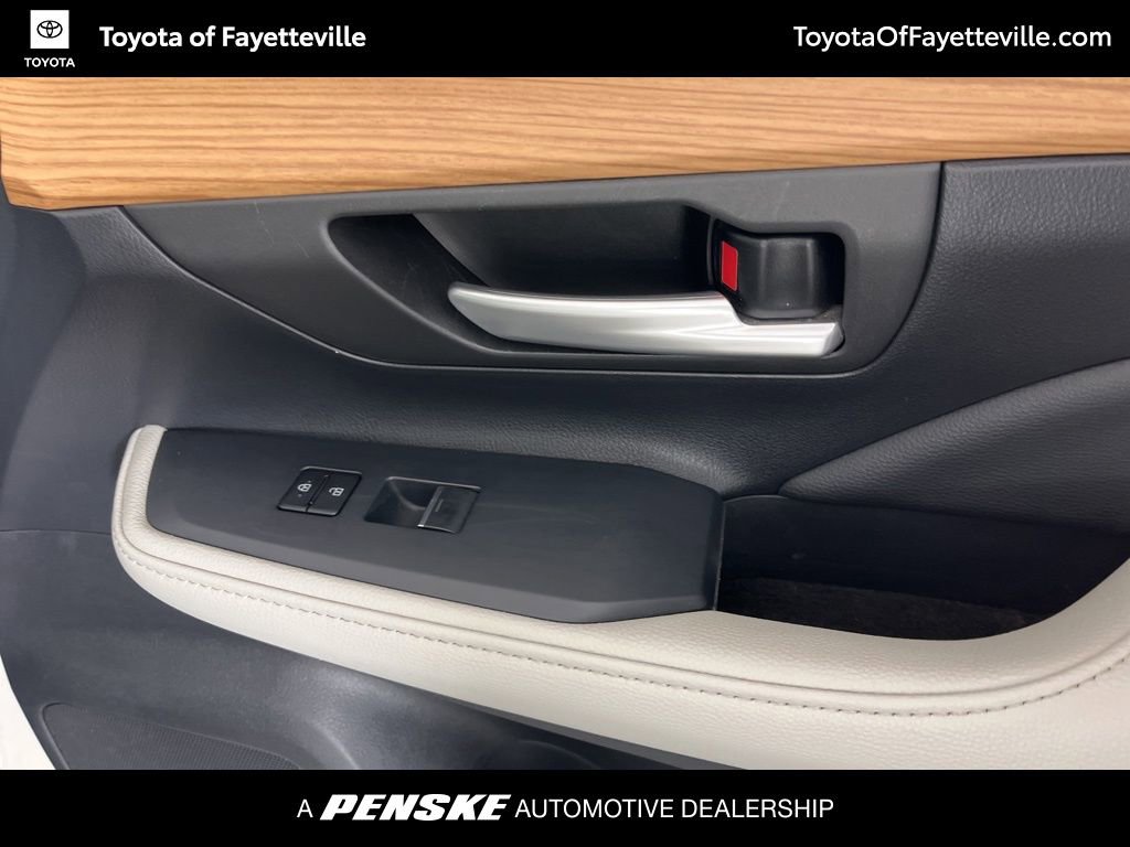 Used 2024 Toyota Grand Highlander Limited image 9