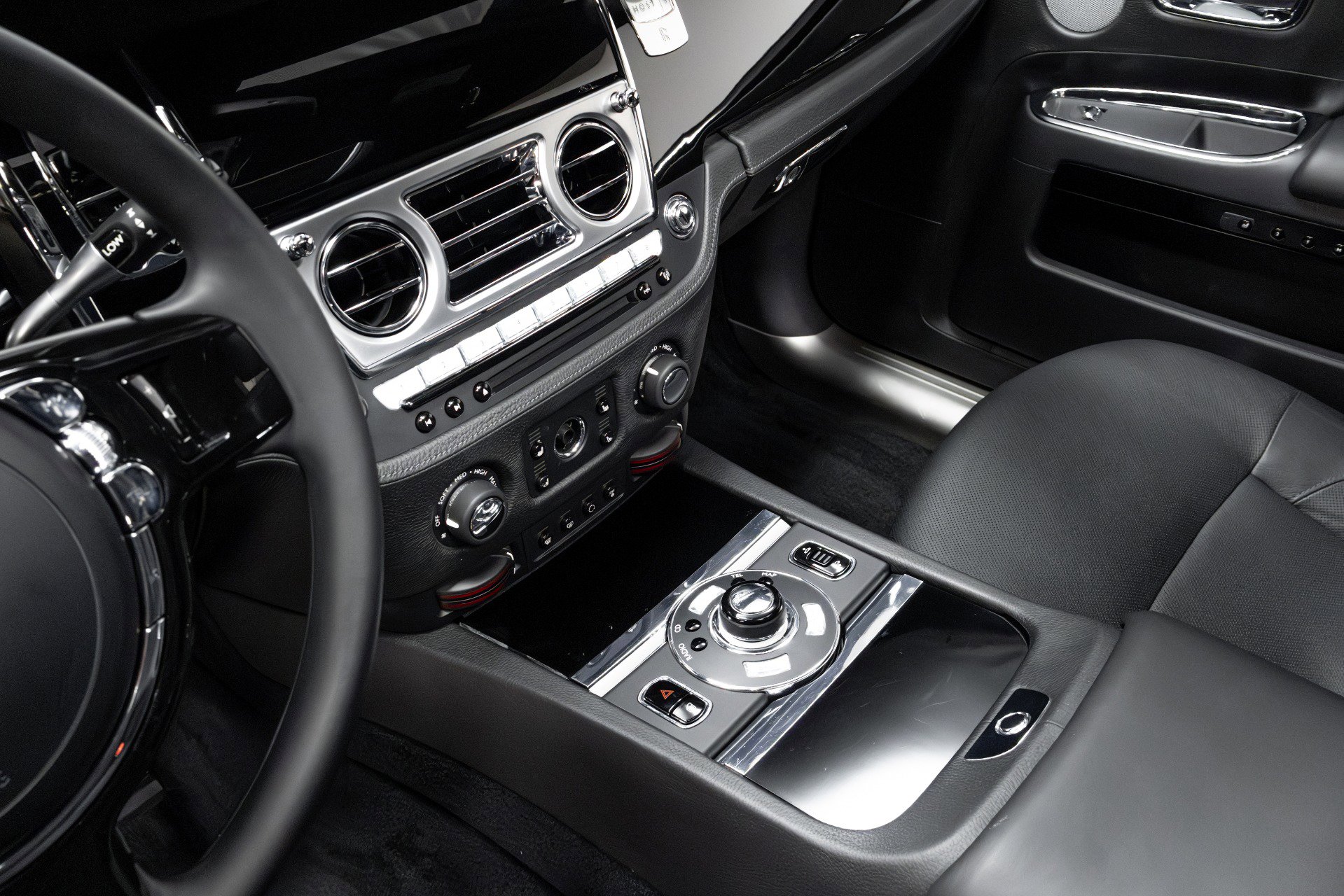 Used 2011 Rolls-Royce Ghost image 42