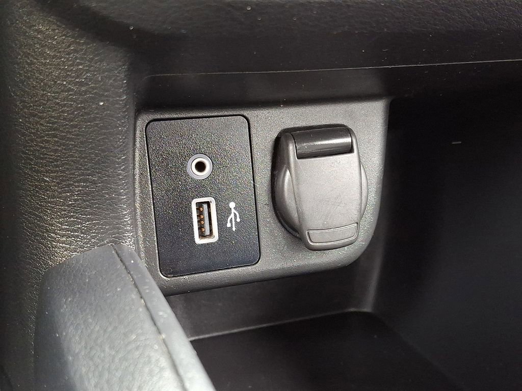 Used 2021 Nissan Versa SV image 24