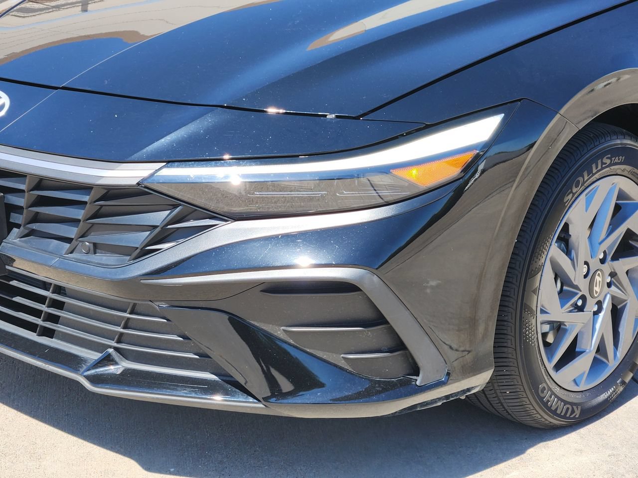 Certified 2024 Hyundai Elantra Blue FWD image 6