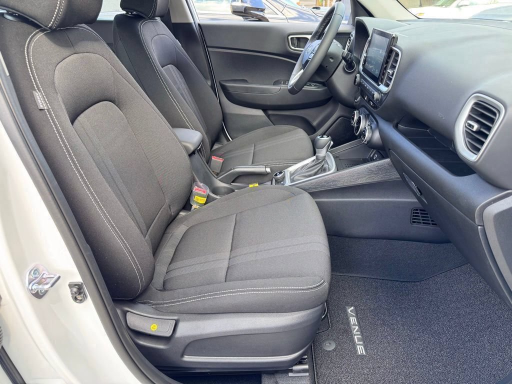 New 2026 Hyundai Venue SEL FWD image 16