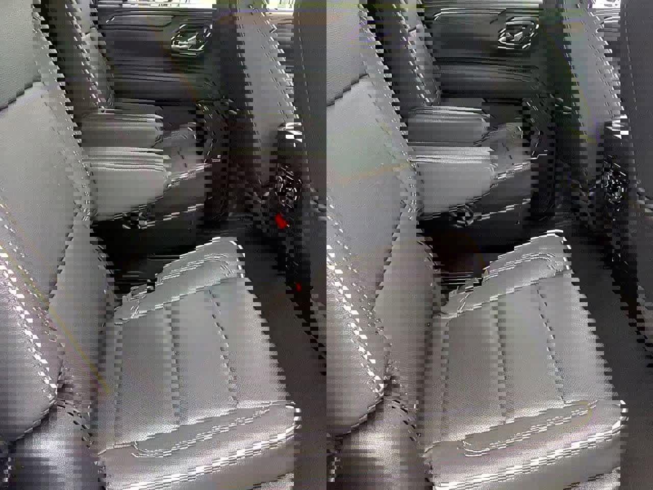 Used 2023 Chevrolet Suburban Premier image 19