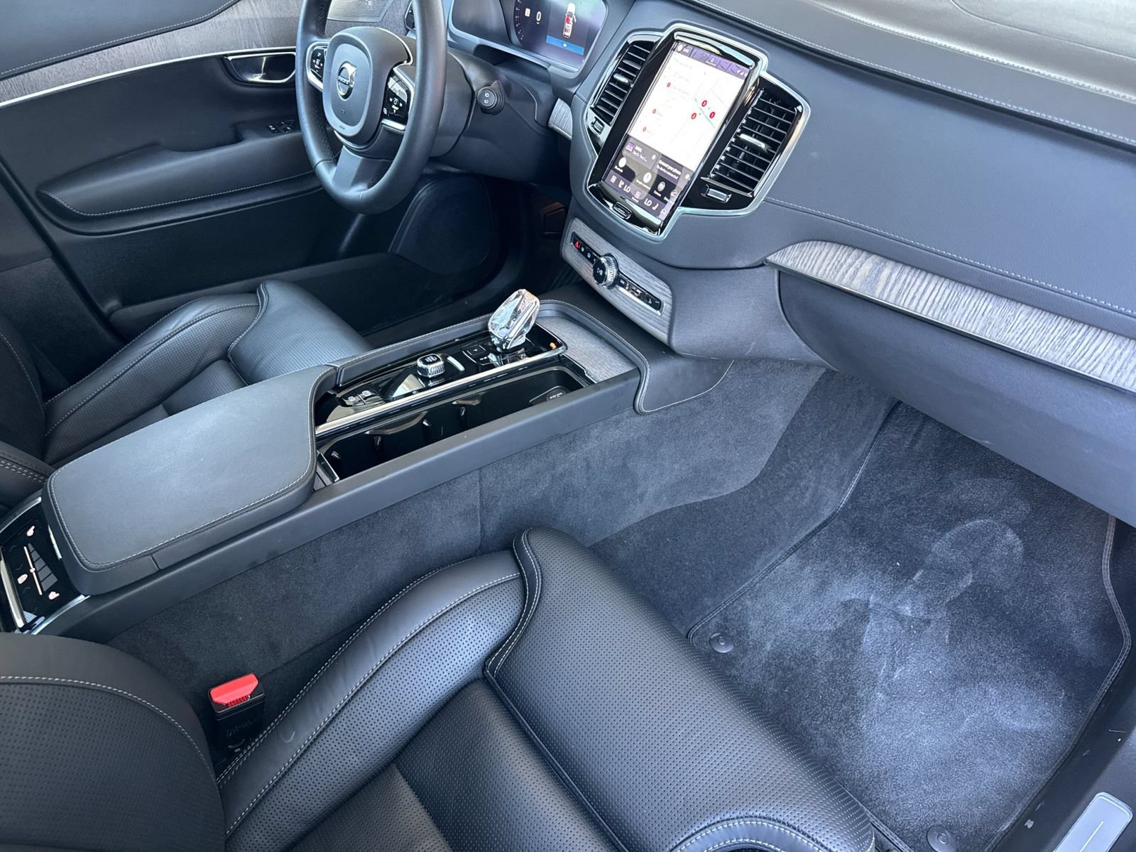 Certified 2023 Volvo XC90 T8 Ultimate AWD/4WD image 21