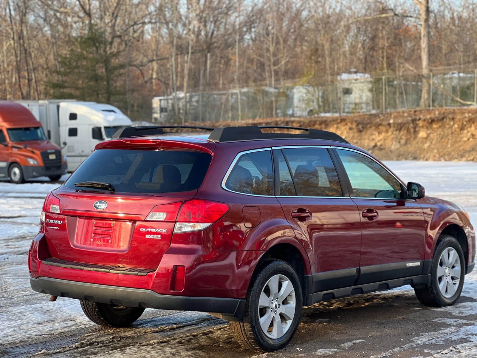 Used 2011 Subaru Outback 2.5i Premium w/ All-Weather Pkg image 6