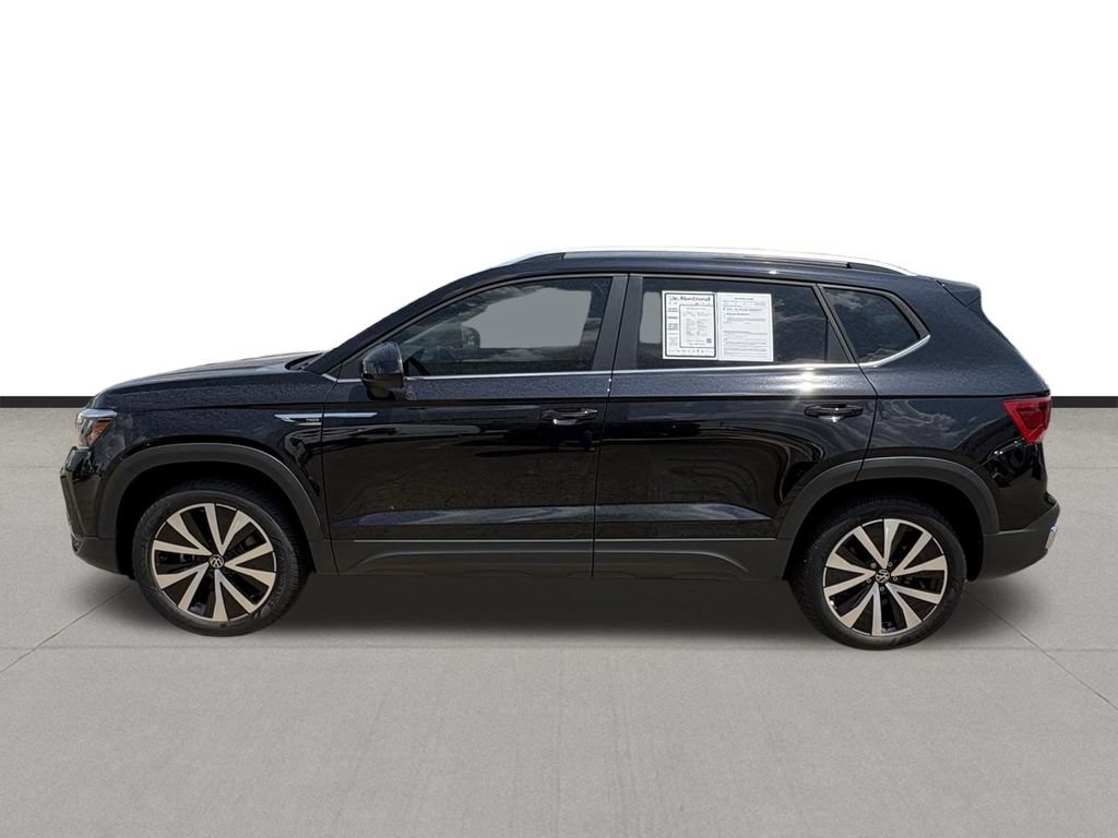 Used 2024 Volkswagen Taos SE FWD image 8