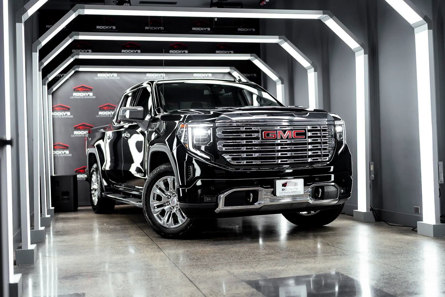 Used 2022 GMC Sierra 1500 Denali image 1