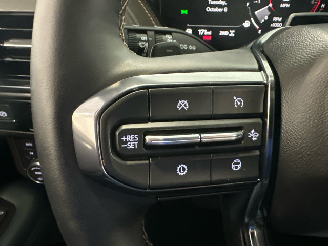 Certified 2025 GMC Yukon AT4 w/ AT4 Premium Plus Package AWD/4WD image 15