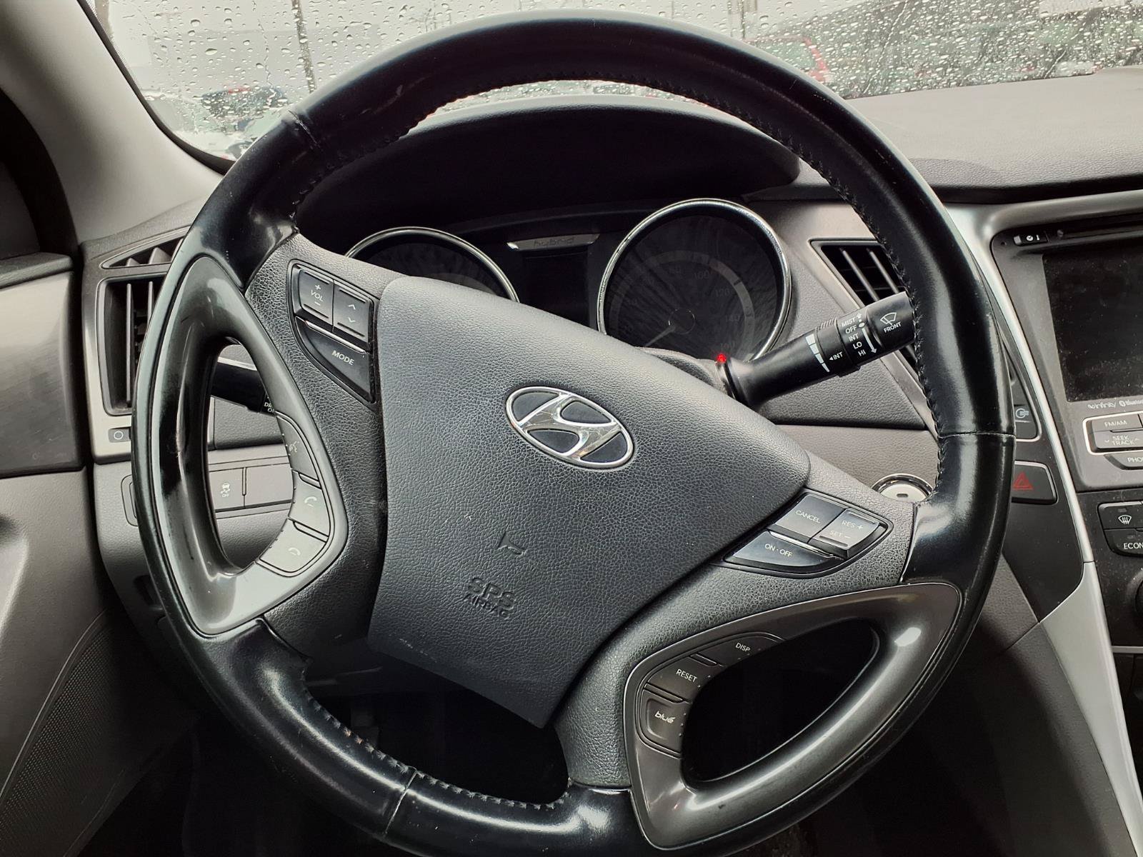Used 2014 Hyundai Sonata Limited w/ Panoramic Sunroof Package 02 FWD image 23