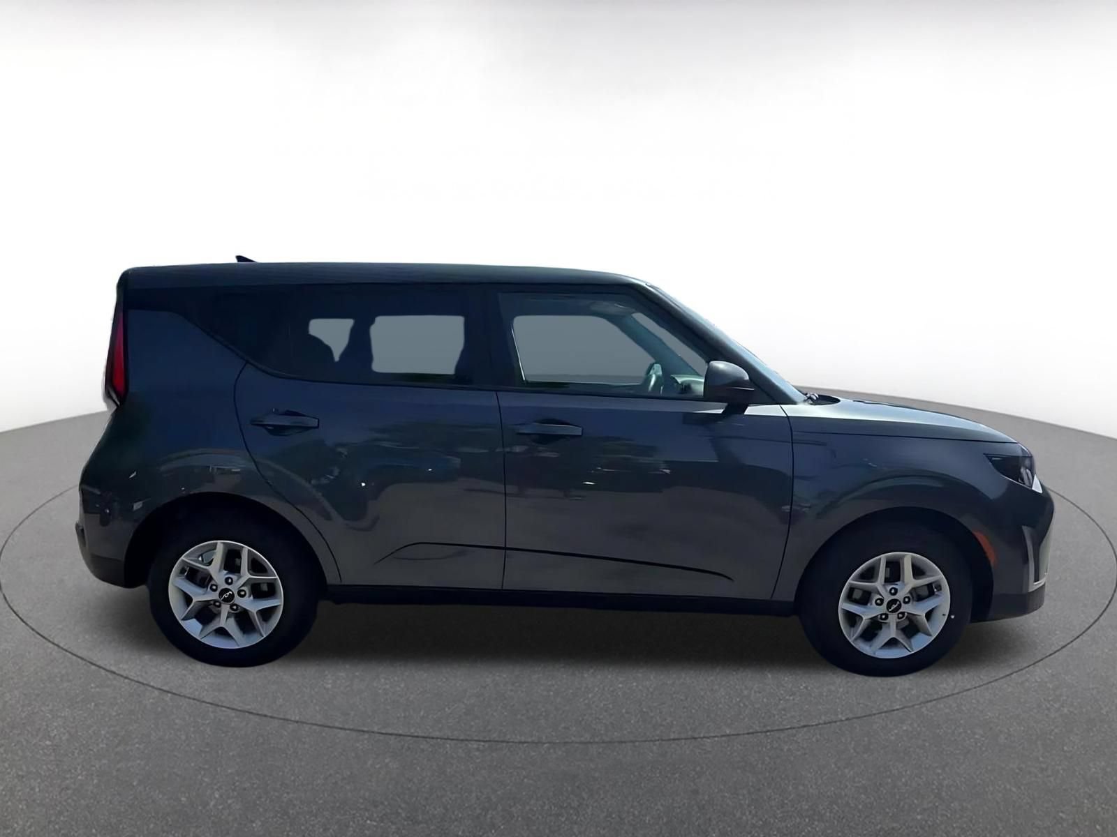Used 2025 Kia Soul LX w/ LX Technology Package FWD image 15