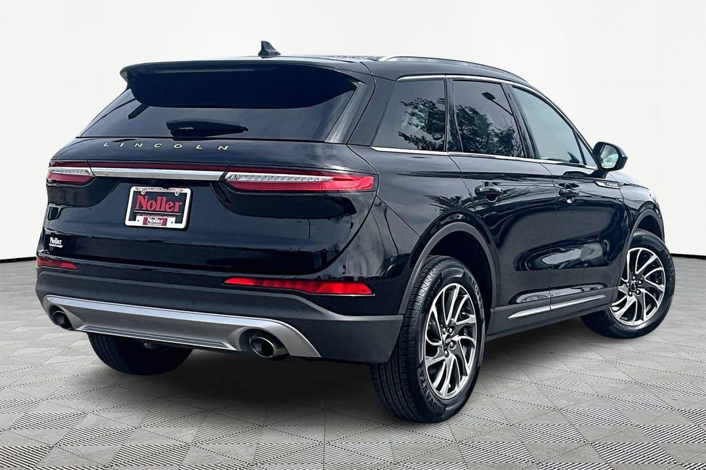 Used 2022 Lincoln Corsair AWD w/ Equipment Group 101A image 2