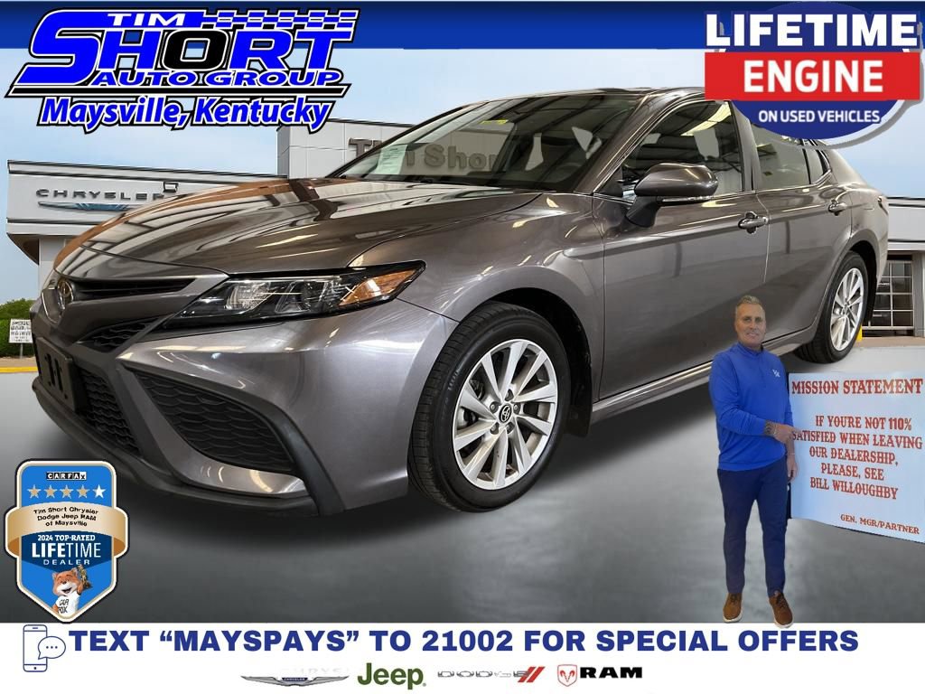 Used 2024 Toyota Camry SE image 1