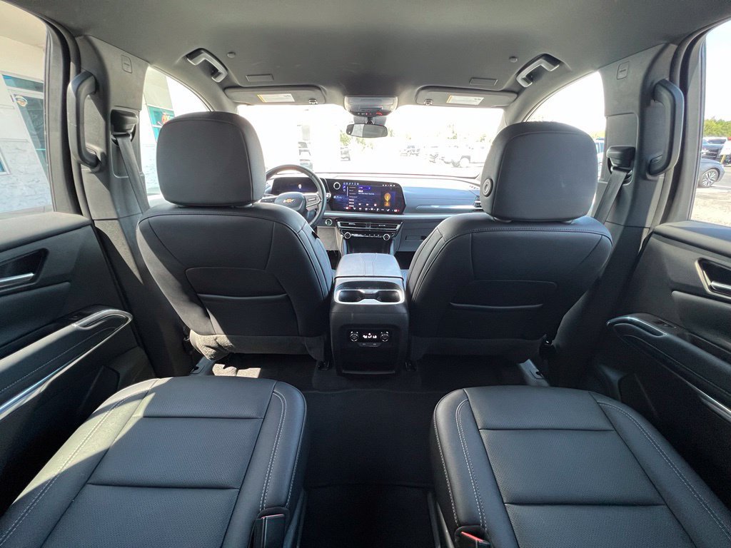 Used 2025 Chevrolet Traverse LT AWD/4WD image 13