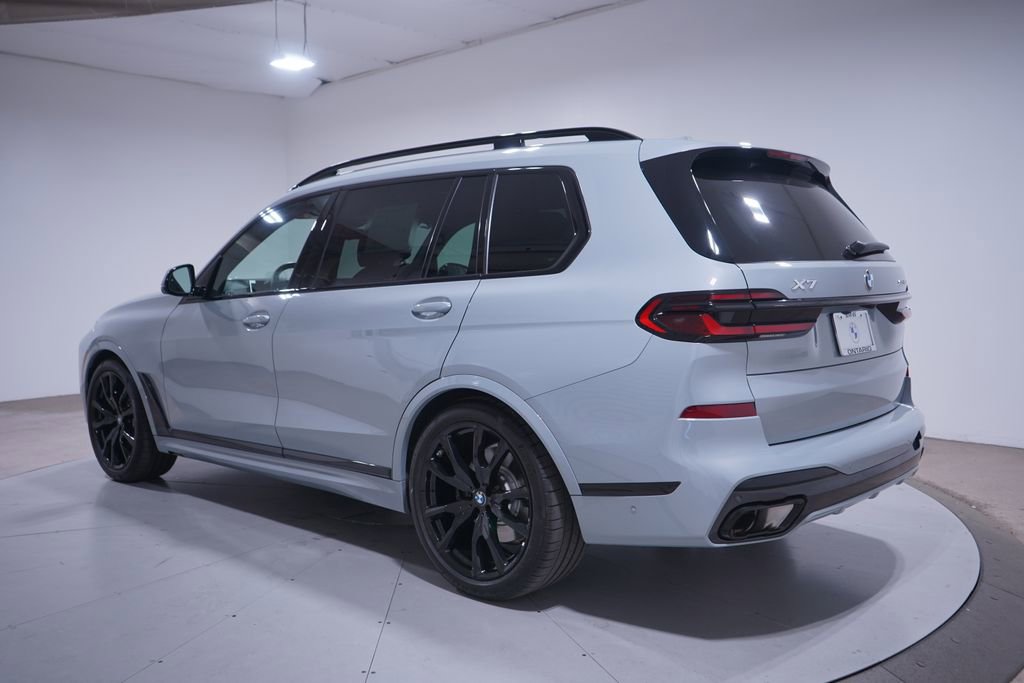 Used 2026 BMW X7 xDrive40i w/ M Sport Package AWD/4WD image 3
