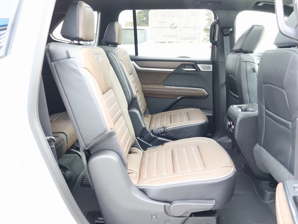 New 2026 GMC Acadia Denali Ultimate w/ LPO, Floor Liner Package image 38