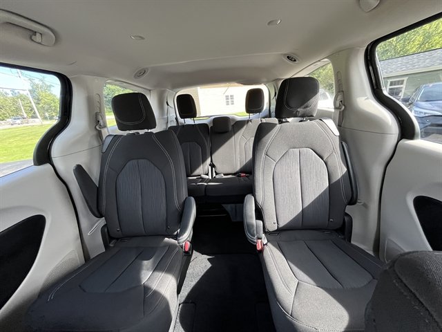 Used 2023 Chrysler Voyager LX FWD image 30