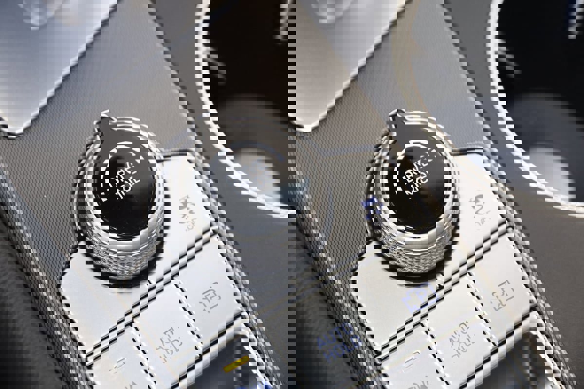 Used 2024 Genesis G70 3.3T Advanced image 33